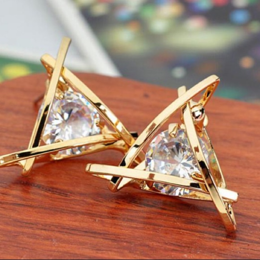 NWOT 18K gold plated earrings - Picture 4 of 4